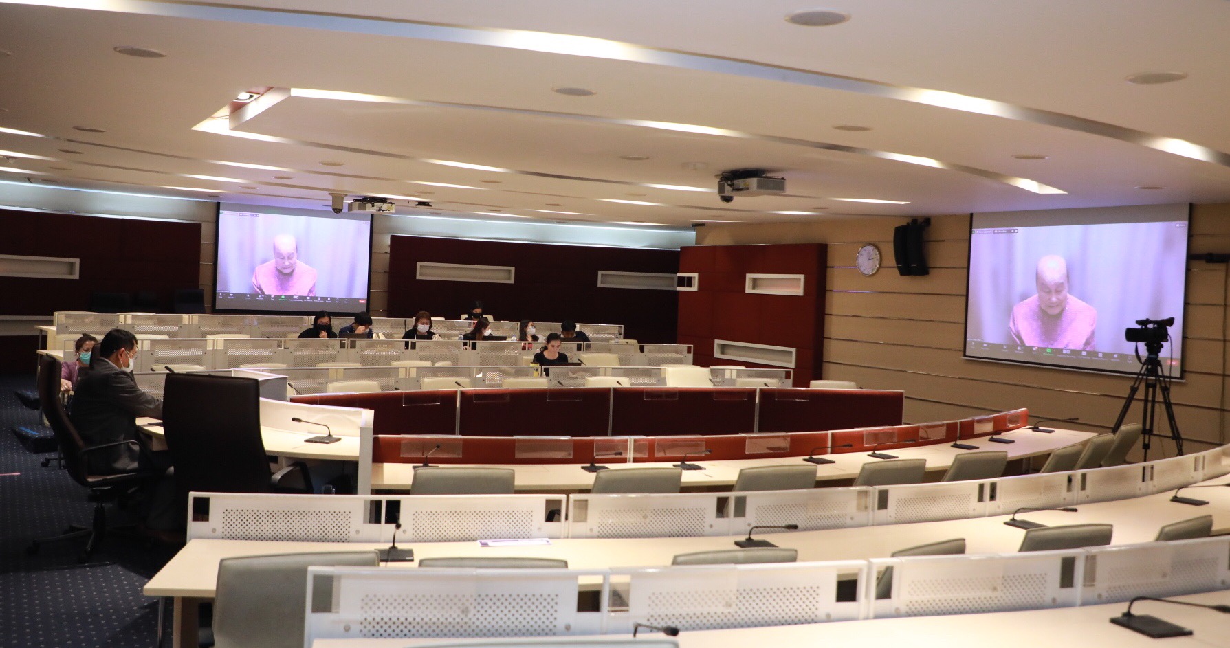 B6A8CFA4 B09B 4239 9D05 DD59BBE2765F