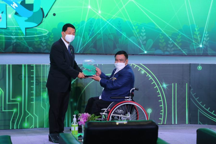 LINE ALBUM ปอว.มอบรางวัล 220814 7