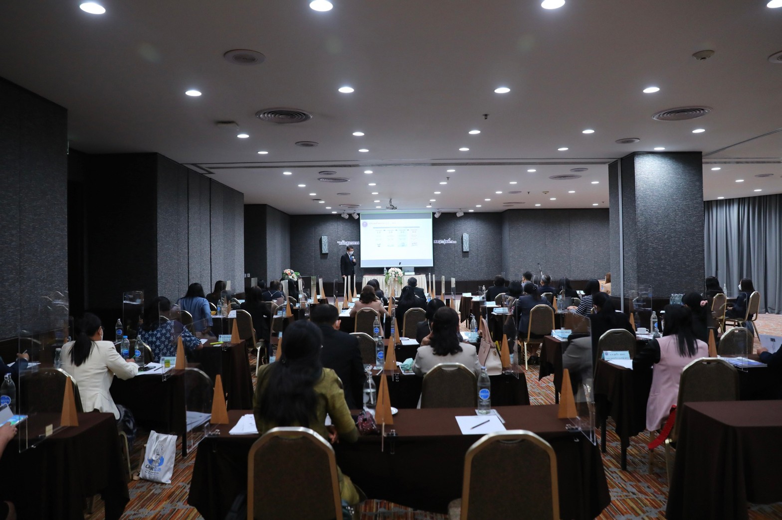 LINE ALBUM 1662565 BE 220616 28