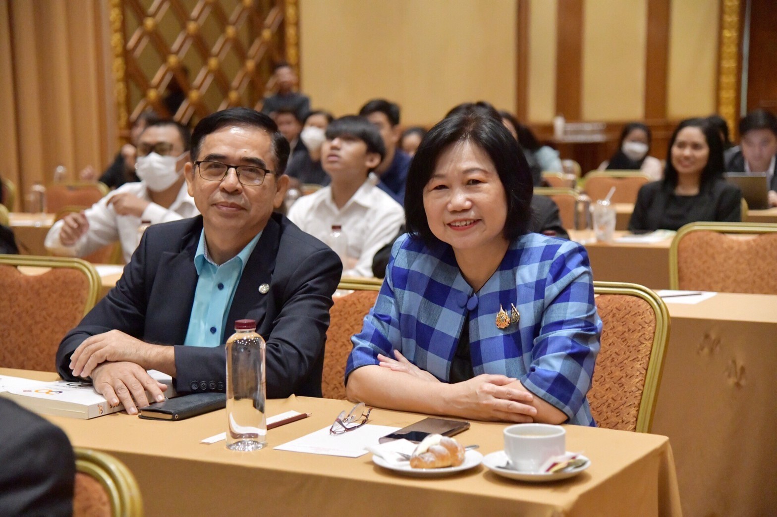 LINE ALBUM 6967 240906 3