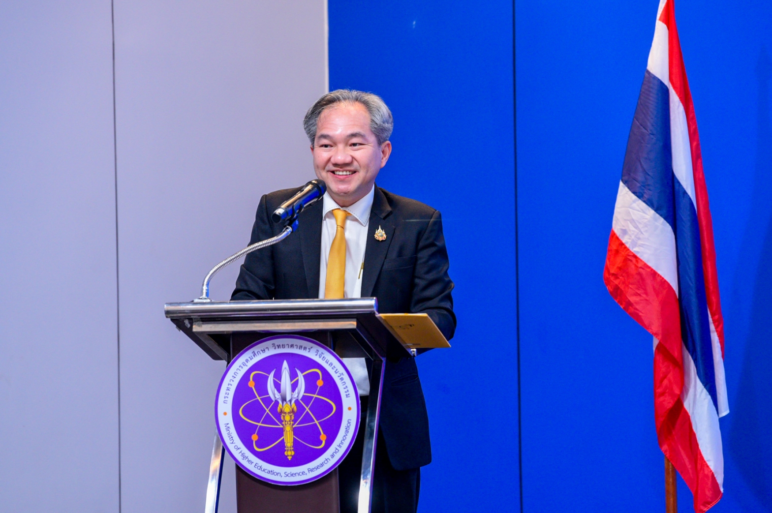 ศาสตราจารย์ ดร. ชูกิจ ลิมปิจํานงค์ ผู้อำนวย 0