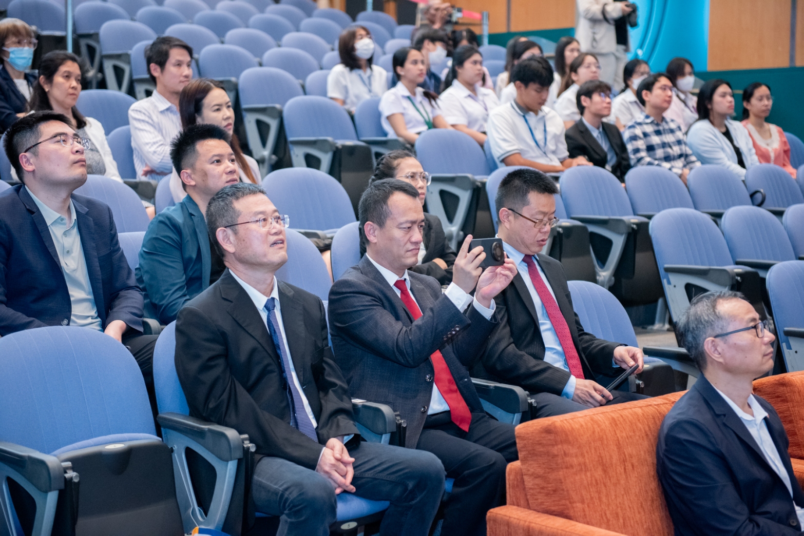 1F28E1F04DEF101437EA171E0281E6B0E5B65260