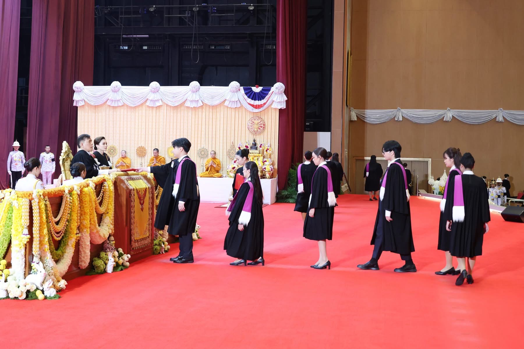 LINE ALBUM 18169 260119 3