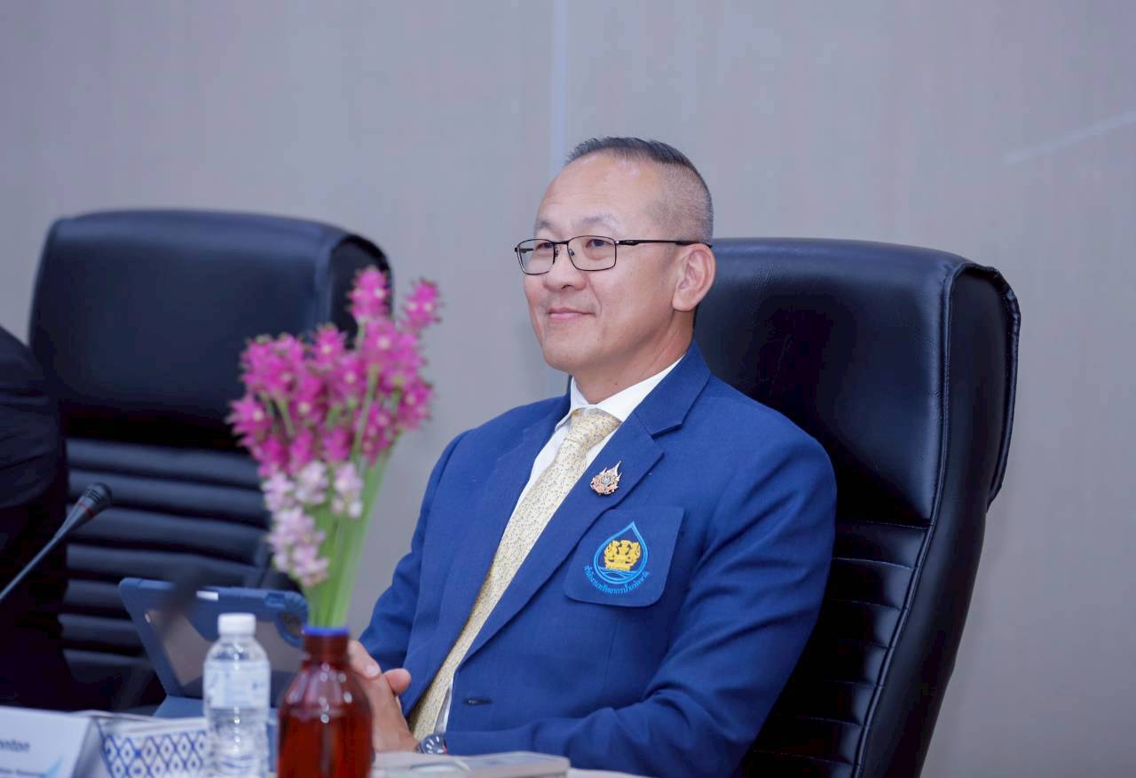 4 ดร.สุรสีห์