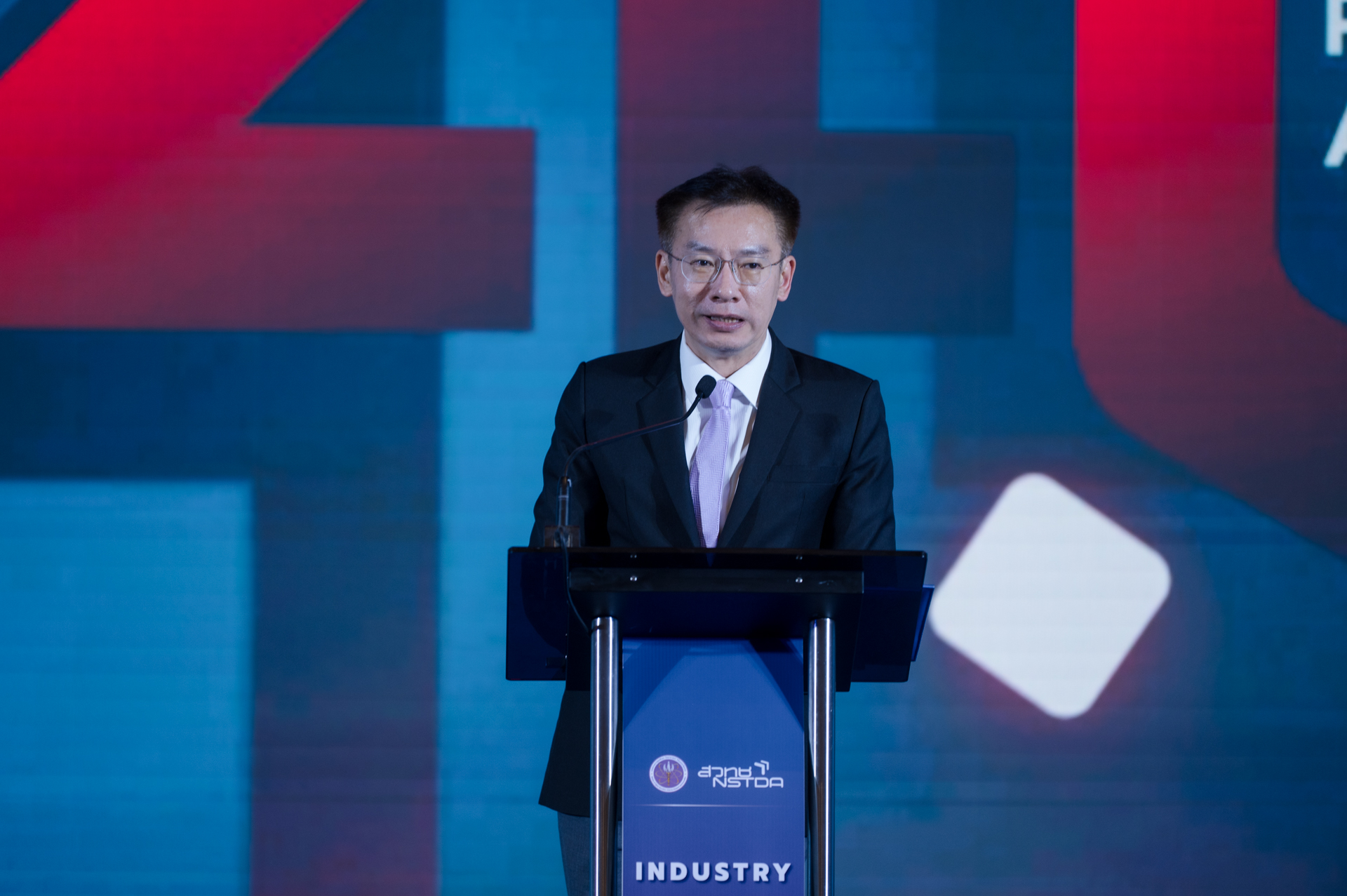 3 ดร.ศุภชัย ปทุมนากุล ปลัด อว 2