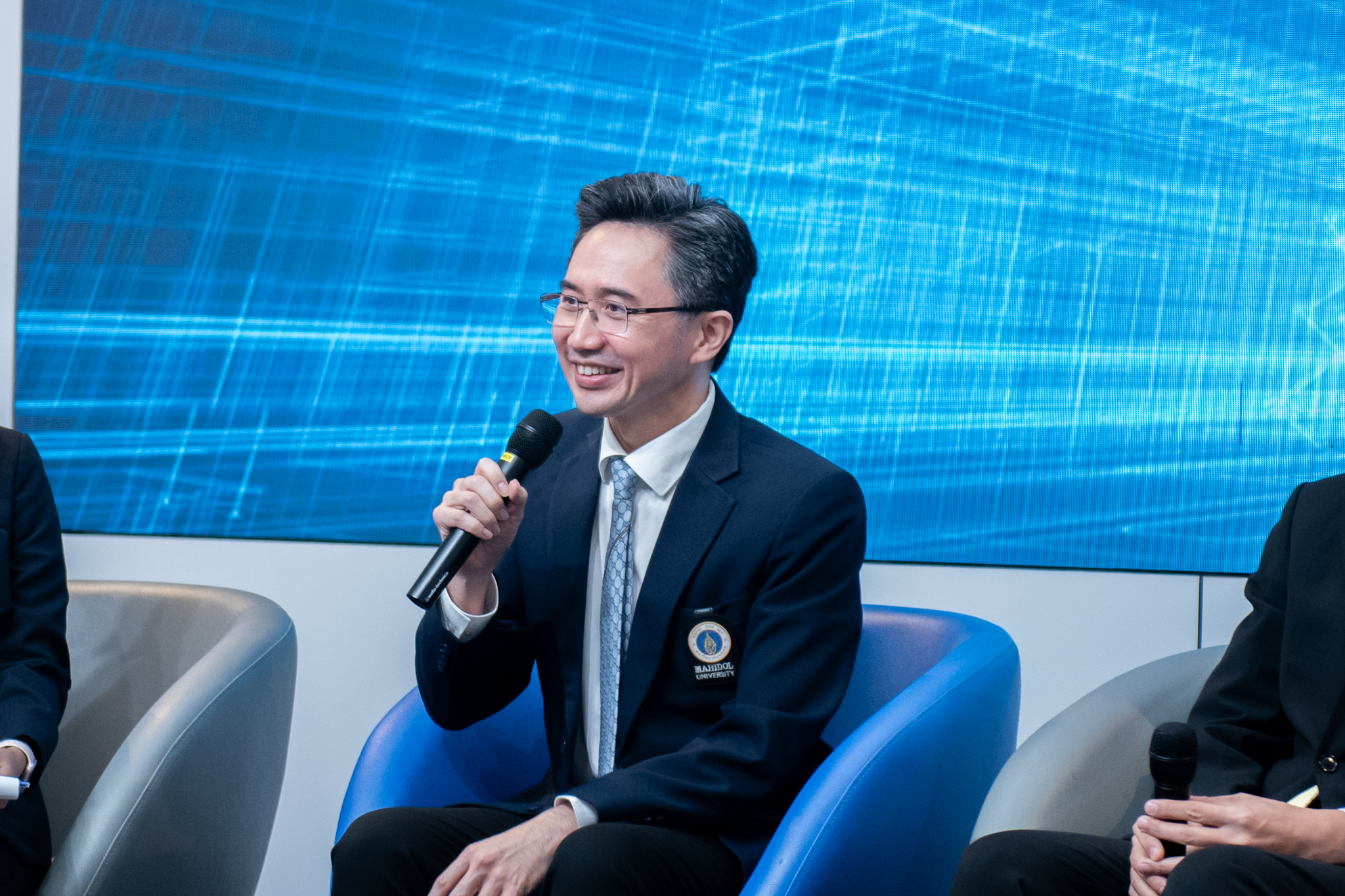 3 ดร.ยศชนัน วงศ์สวัสดิ์ 1