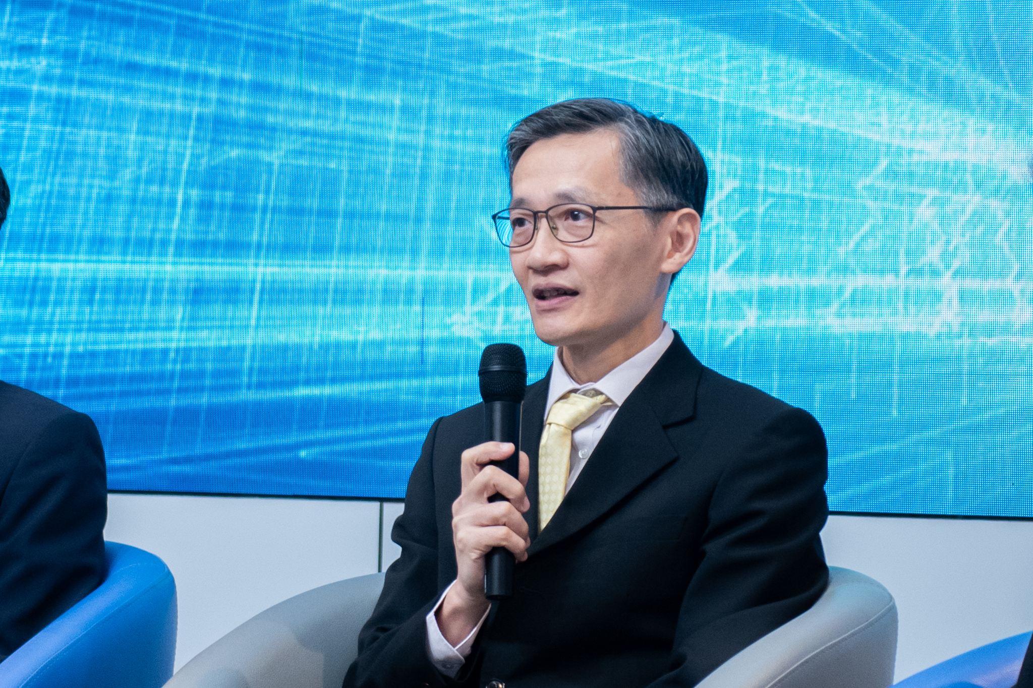 4 ดร.สมบุญ สหสิทธิวัฒน์ 1