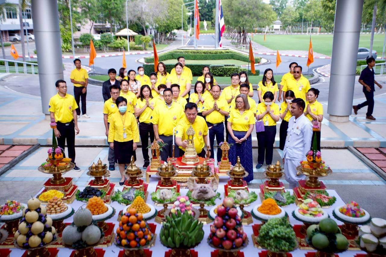 4 สักการะสิ่งศักดิ์สิทธิ์