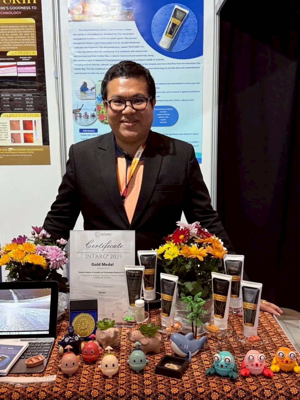 7ผศ.ดร.ณัฐพงค์ และผลงานผลิตภัณฑ์ดูแลเส้นผม