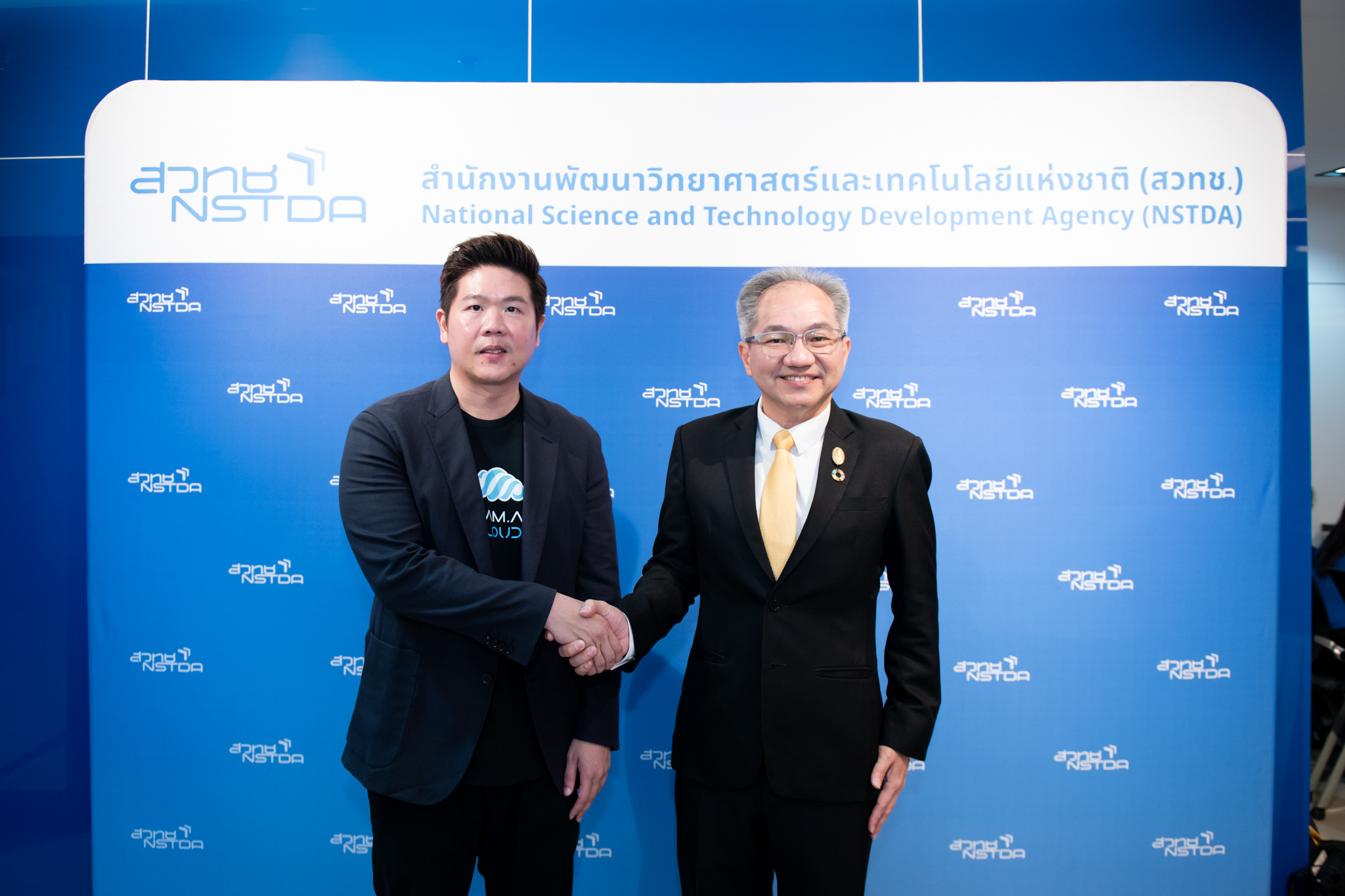 15ภาพคู่ผู้บริหาร 2 หน่วยงาน 2