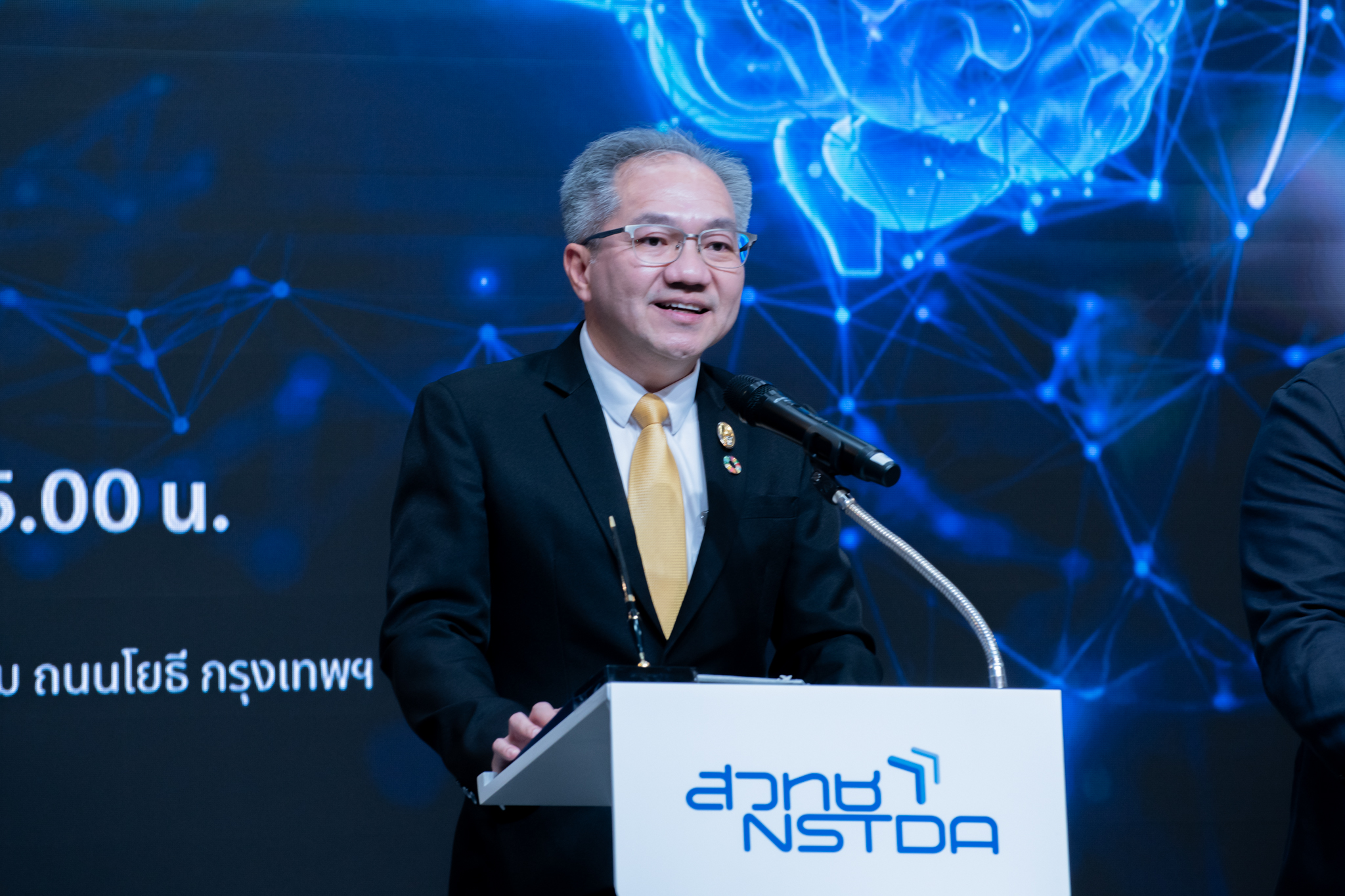 2ศาสตราจารย์ ดร.ชูกิจ ลิมปิจำนงค์ สวทช 1