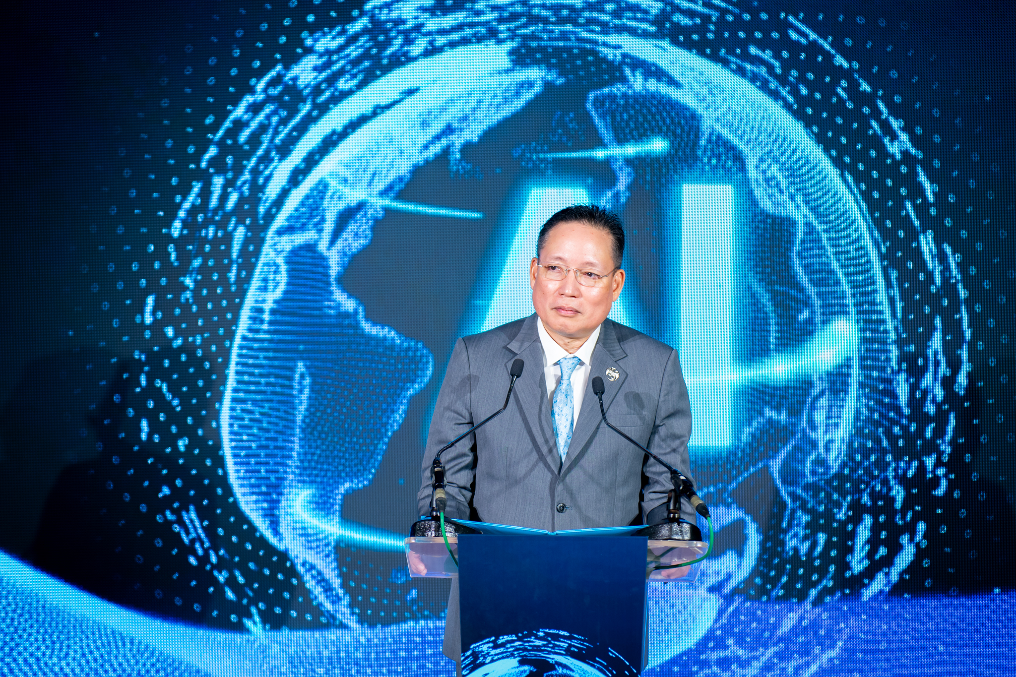 4 ผยง ศรีวณิช 0