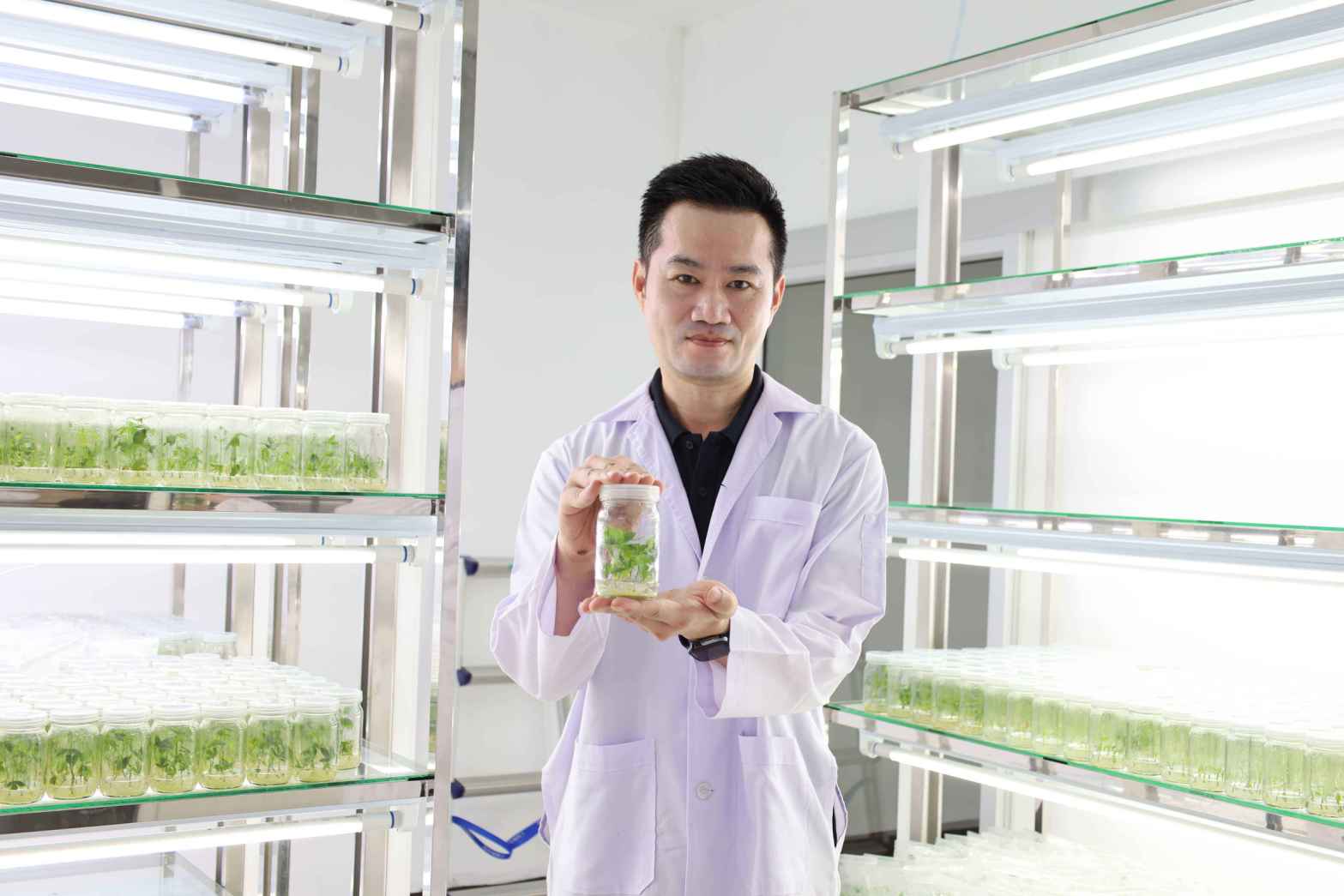 07 ดร.ยินดี ชาญวิวัฒนา นักวิจัยไบโอเทค 0