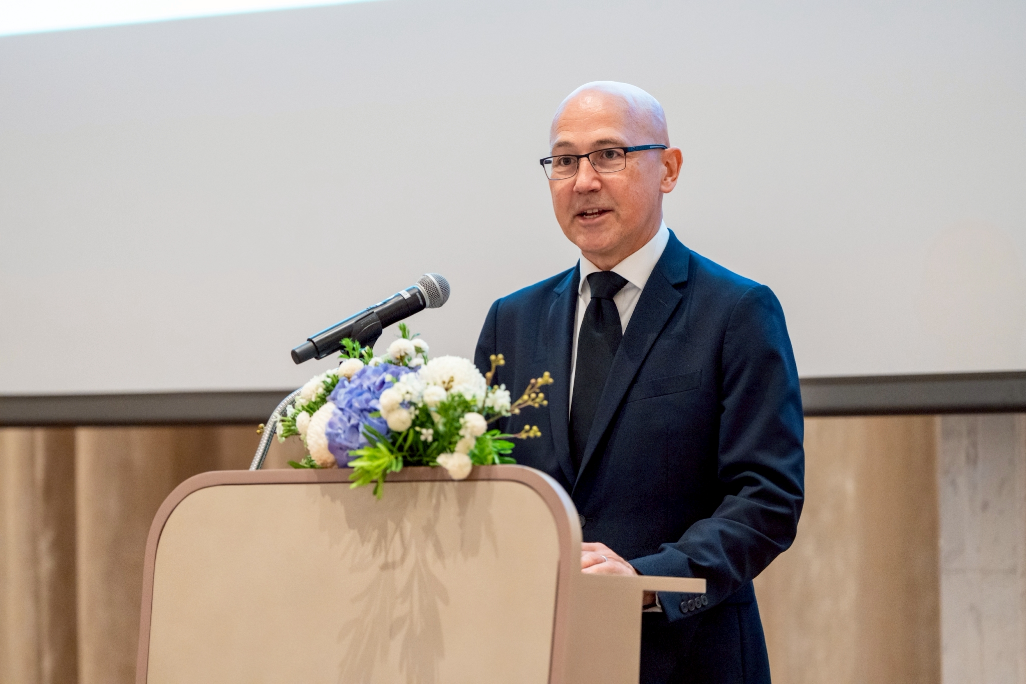 3นายมาร์ค กูดดิ้ง