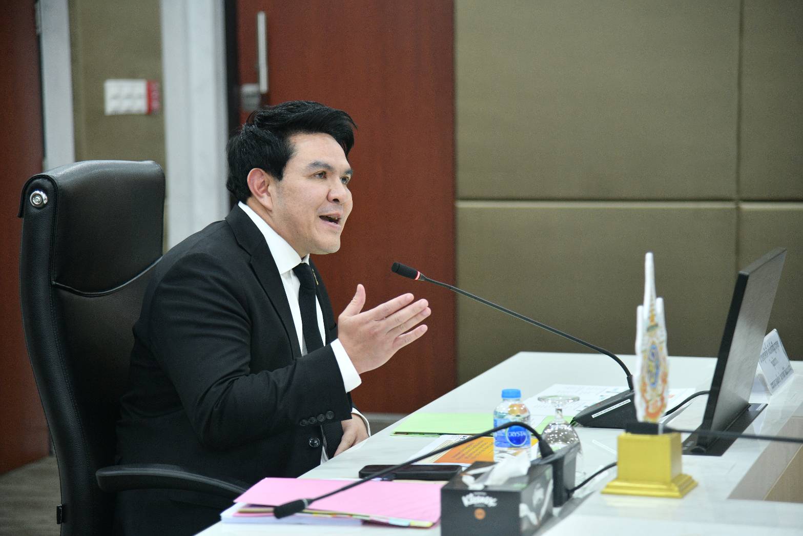 2.นายสุรศักดิ์ พันธ์เจริญวรกุล รมว.อว