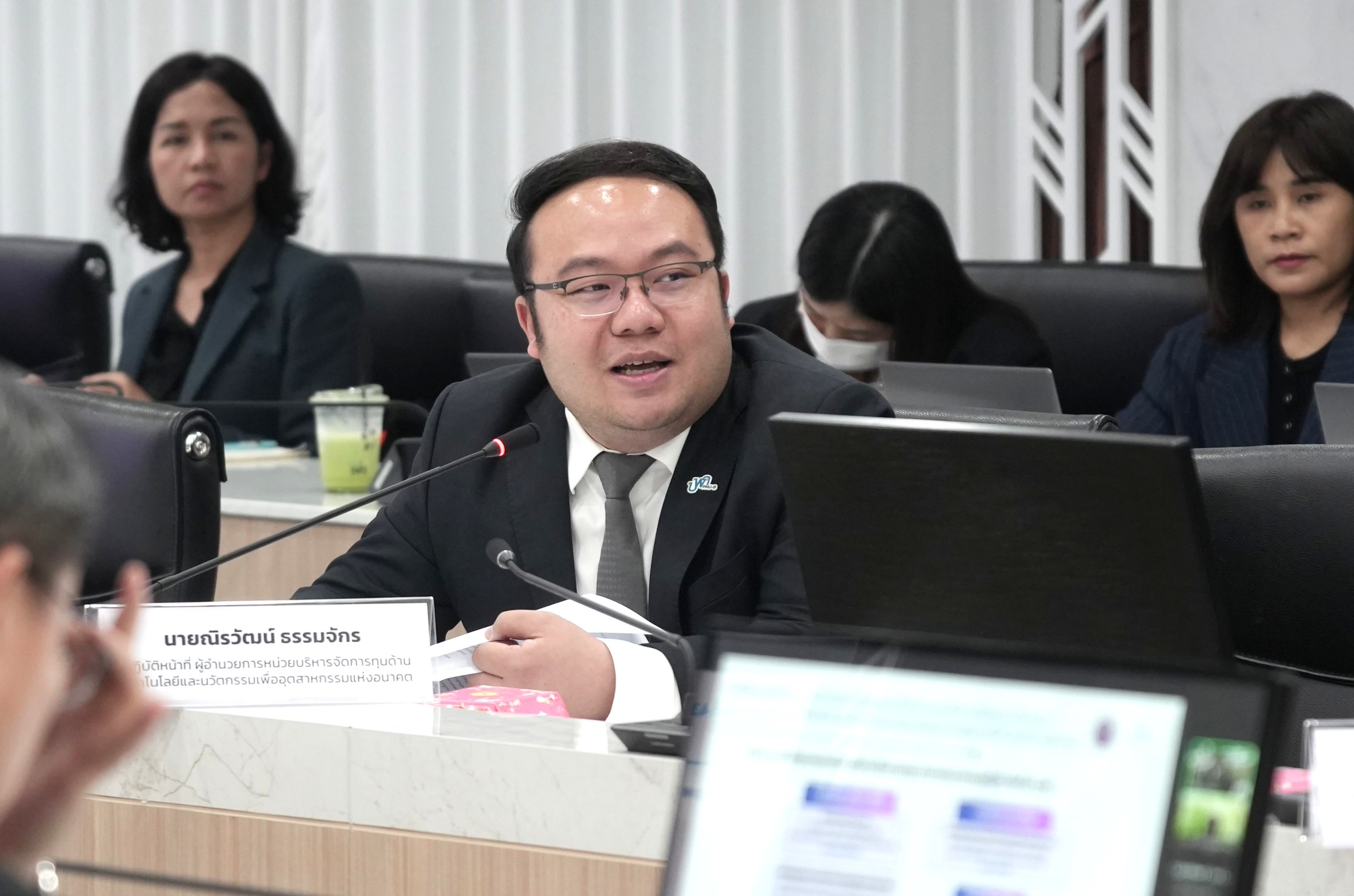 5.ดร.ณิรวัฒน์ ธรรมจักร์ ผอ.บพค