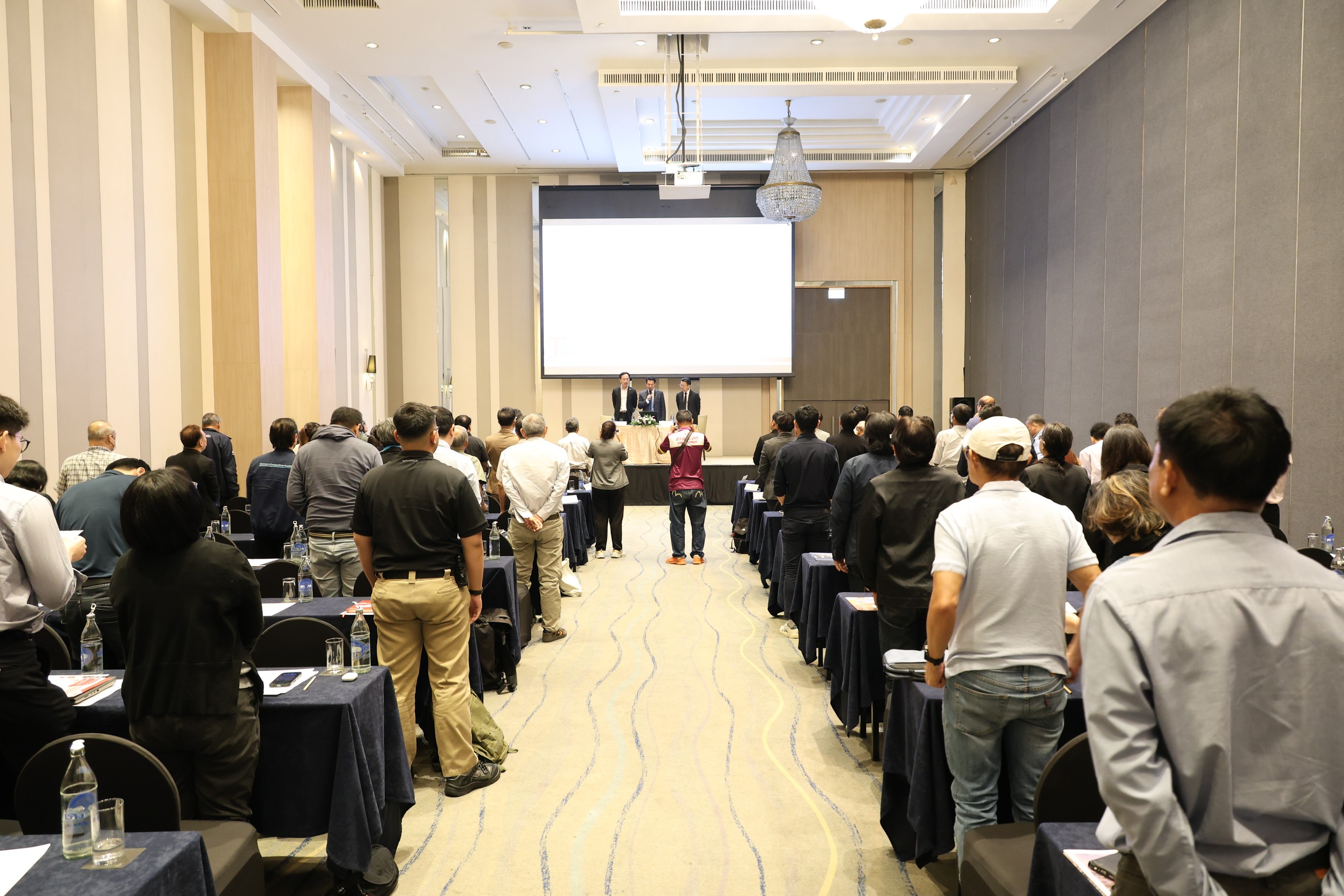 7 ผู้ร่วมงานร่วมแสดงเจตนารมณ์