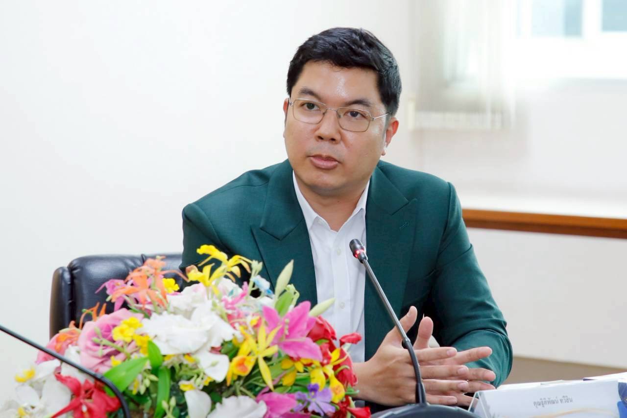 5 นายฐิติพัฒน์