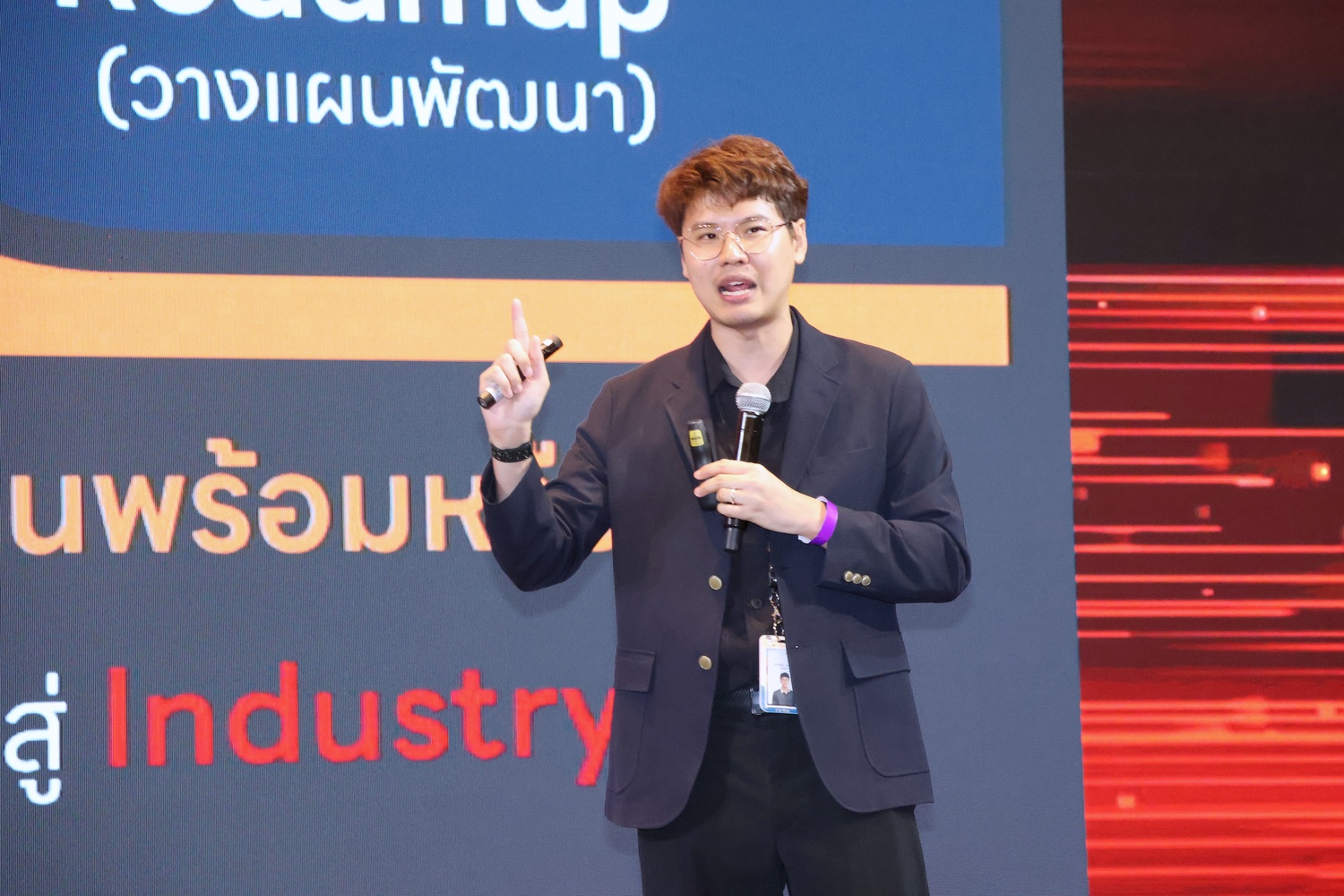 4 นายปิยวัฒน์ จอมสถาน 1