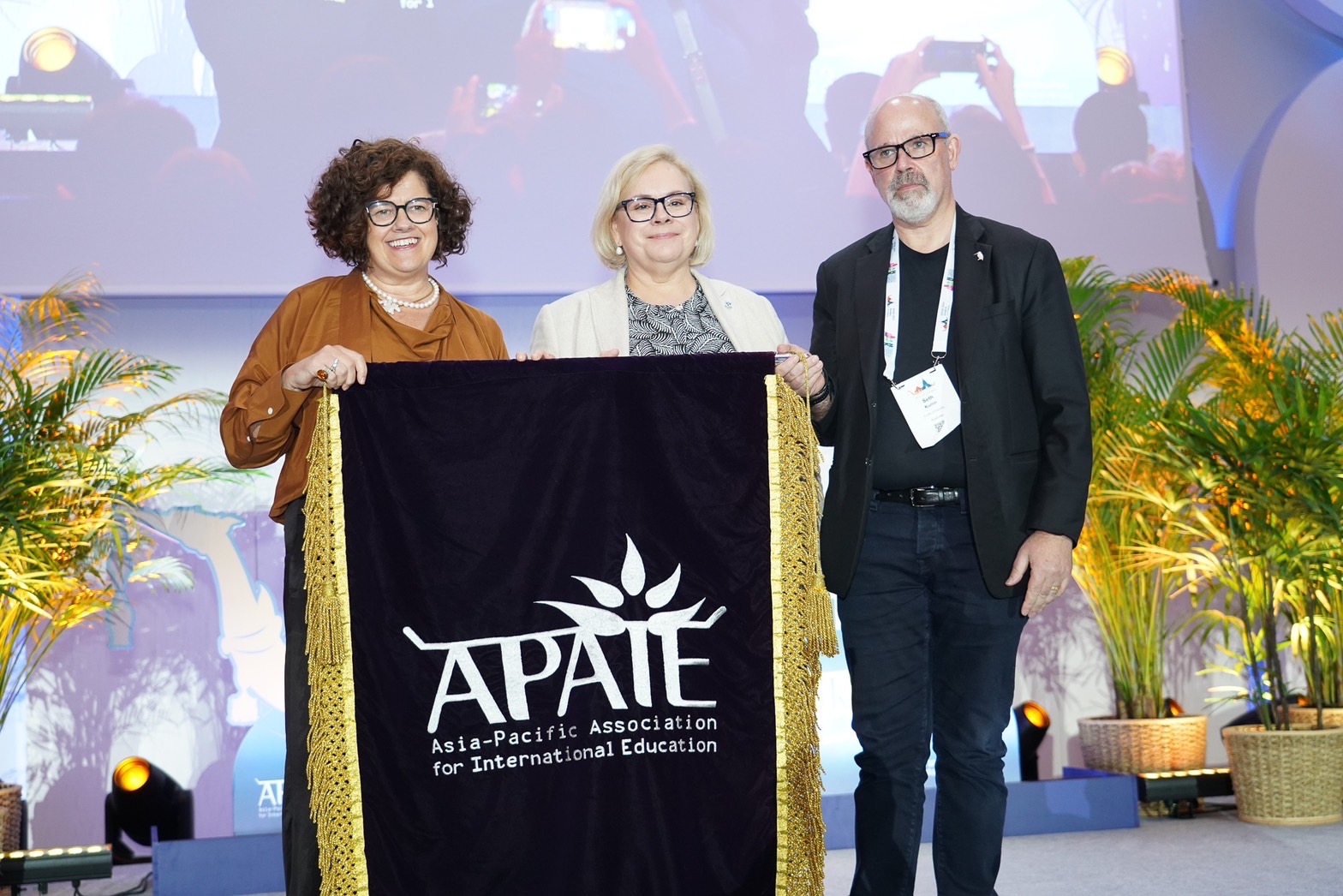 36BA1121 61BD 40CF AFDA 3F32CF3AFAE5