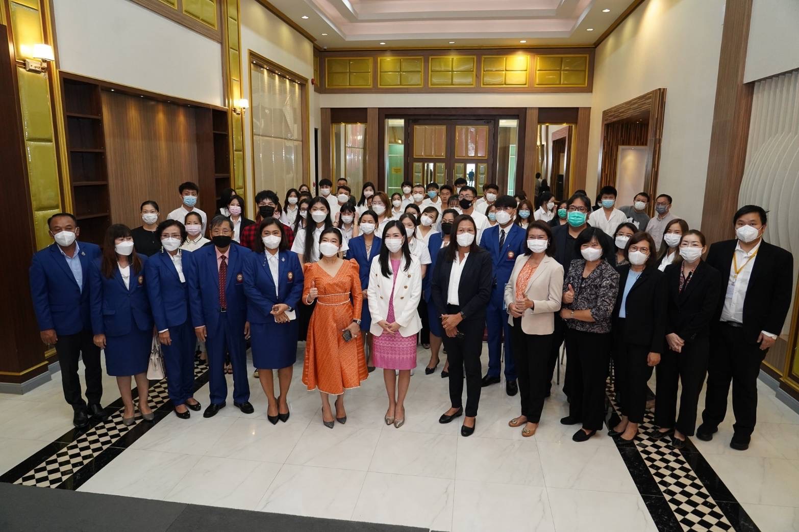 1A3F29ED 706F 44BD B6EF E9060F39B1EE