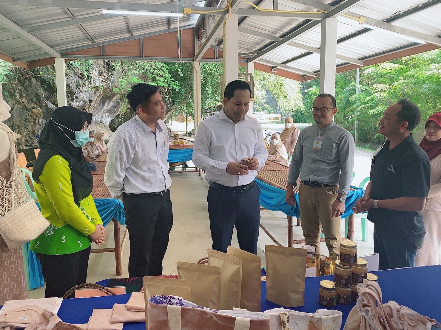 5BE77184 689A 4B66 B7F9 1A13123398AD L0 001