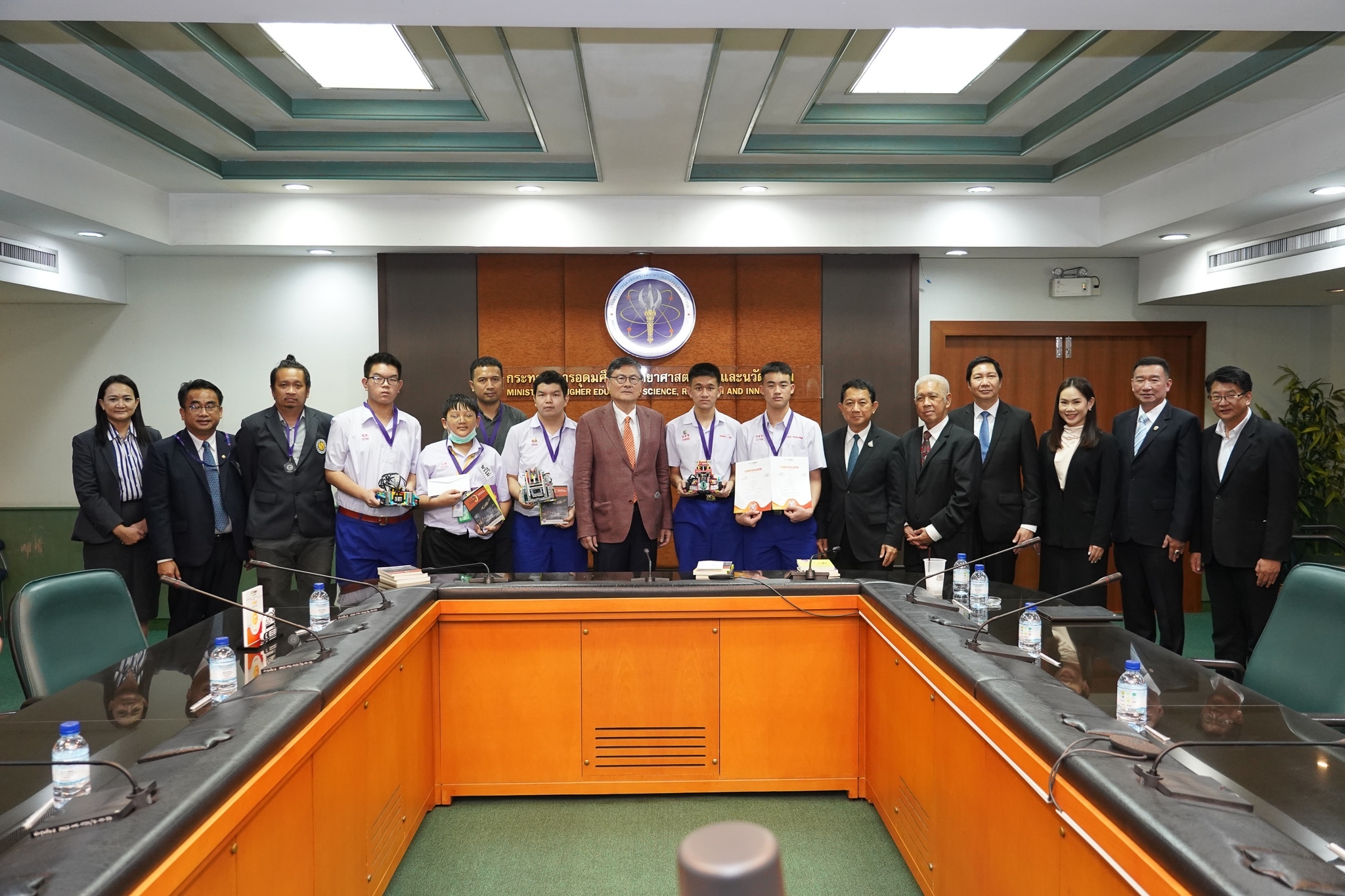 2FA6B7A3 FDAD 4F6E A4CD 13366AC64B72