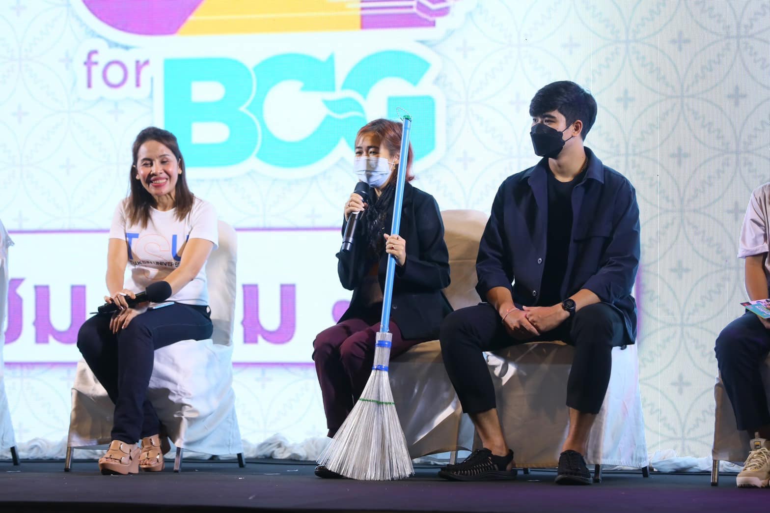 97DC957D 29E8 41FC B926 C6D93E980CF2