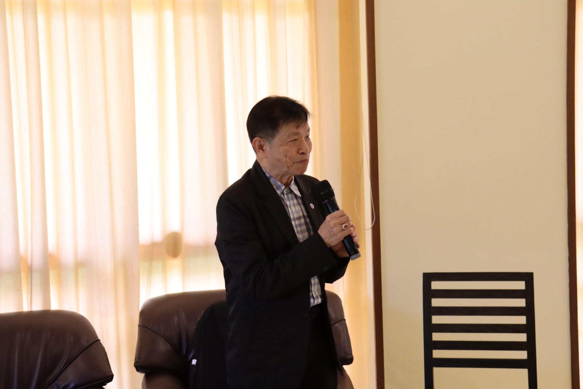 7F8A131E 724B 458B A330 EEFC14F2E552 L0 001