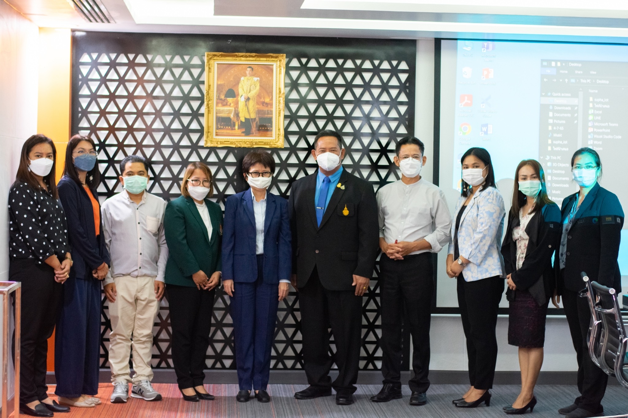 F51C955B 600B 4B27 9C6D 628E0D0E9F79