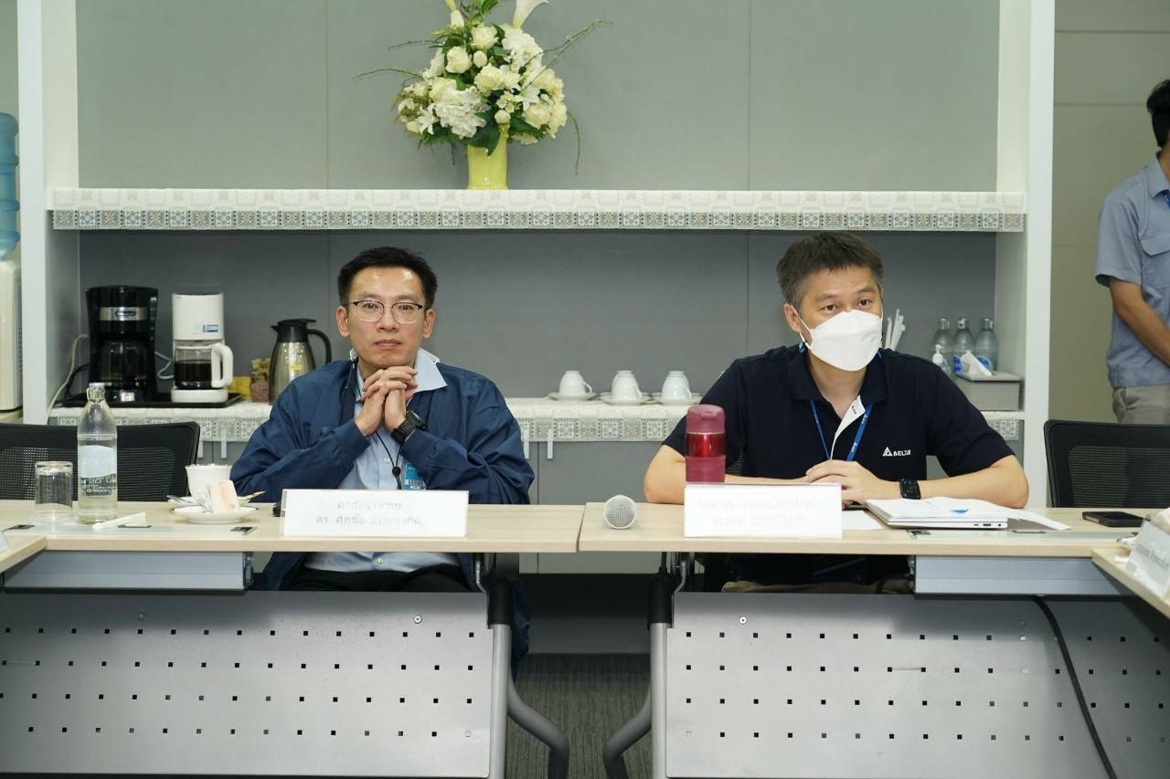 7ACF4F3A 8FDB 46FE 8C65 BA15E4B8CB01