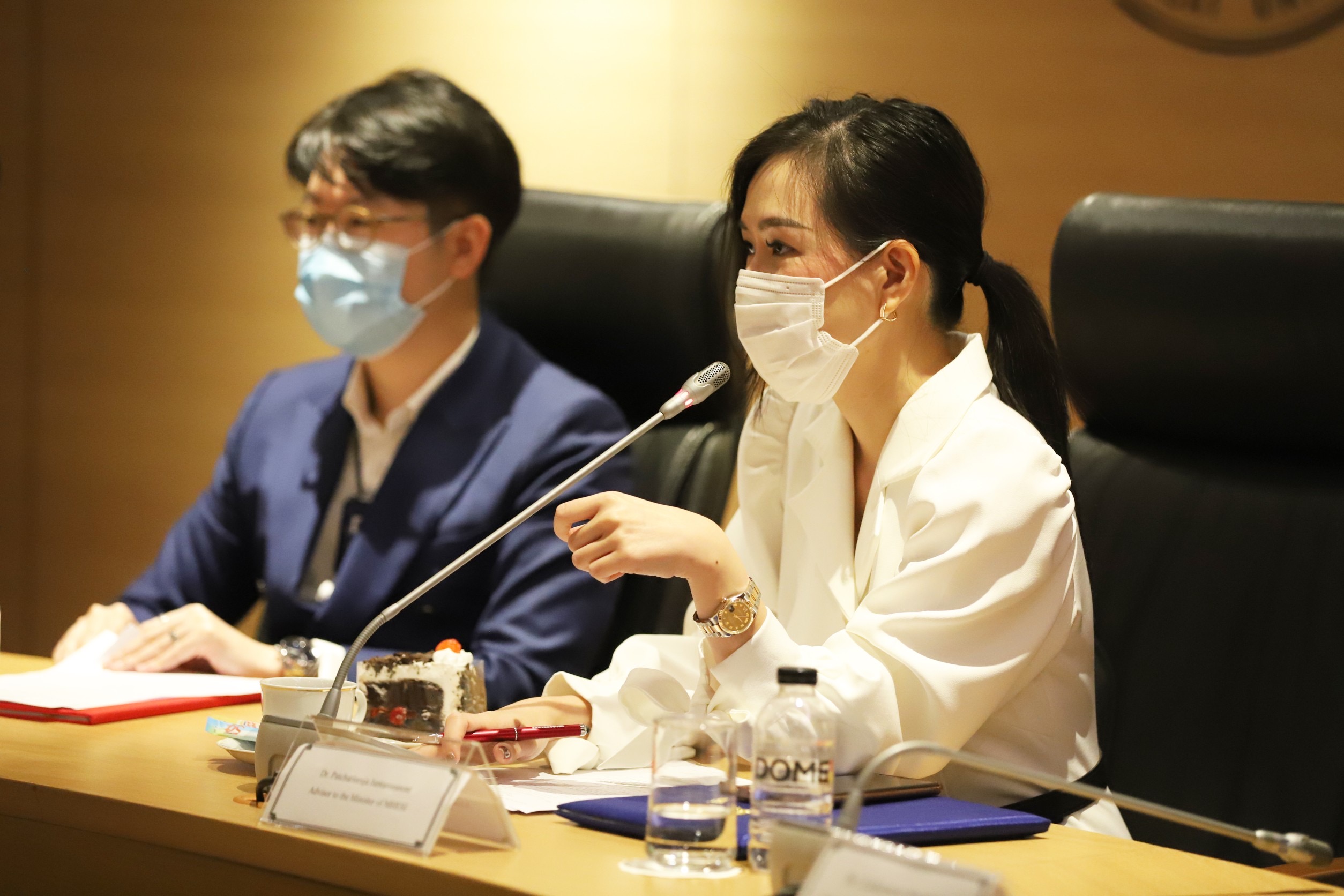 4484D046 7969 493D B7B8 09B40FB97BCE