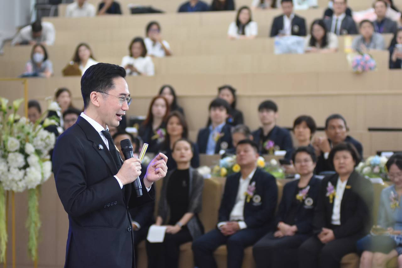 LINE ALBUM รมว. กล่าวปาฐกถา ในหัวข้อScience Driven Future 261021 4