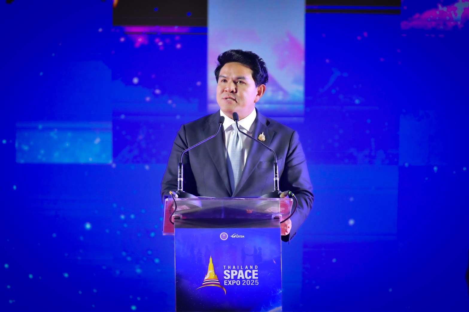 LINE ALBUM 161068 3 251017 1