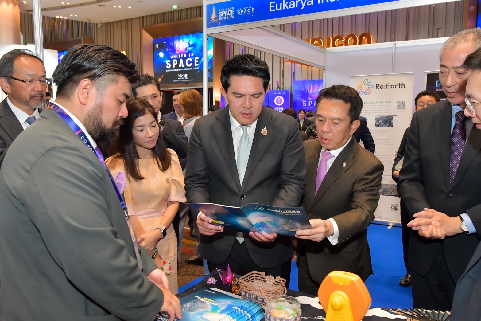 LINE ALBUM 161068 3 251017 3