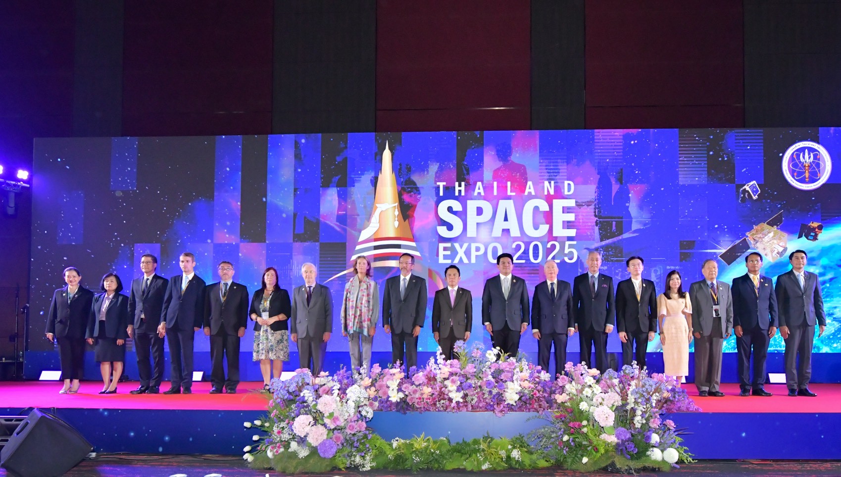 LINE ALBUM 161068 3 251017 7