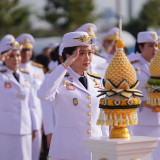 “ศุภมาส“ ร่วมพิธีเจริญพระพุทธมนต์และทำบุญตักบาตรถวายพระราชกุ ... Image 2