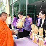 อว. จัดพิธีทำบุญตักบาตรเนื่องในวันคล้ายวันสถาปนากระทรวง อว.  ... Image 8