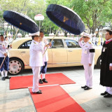 พระบาทสมเด็จพระเจ้าอยู่หัว และสมเด็จพระนางเจ้า ฯ พระบรมราชิน ... พารามิเตอร์รูปภาพ 5