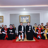 พระบาทสมเด็จพระเจ้าอยู่หัว และสมเด็จพระนางเจ้า ฯ พระบรมราชิน ... พารามิเตอร์รูปภาพ 1