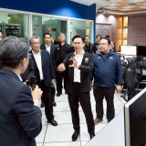 “ศ.ดร.ยศชนัน วงศ์สวัสดิ์” ส่งมอบเครื่องกรองฝุ่น PM2.5 ผลงานว ... Image 3