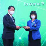 ปลัดกระทรวง อว. มอบโล่ขอบคุณหน่วยงานร่วมจัดงานมหกรรมวิทยาศาส ... Image 28