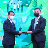 ปลัดกระทรวง อว. มอบโล่ขอบคุณหน่วยงานร่วมจัดงานมหกรรมวิทยาศาส ... Image 5