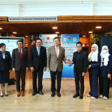 “เอนก” รับสนองแนวพระราชดำริ “ในหลวงรัชกาลที่ 9” แก้ปัญหาคนกั ... Image 8