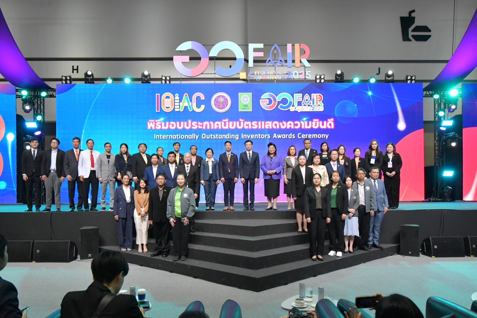 LINE ALBUM 140868 2 250815 1