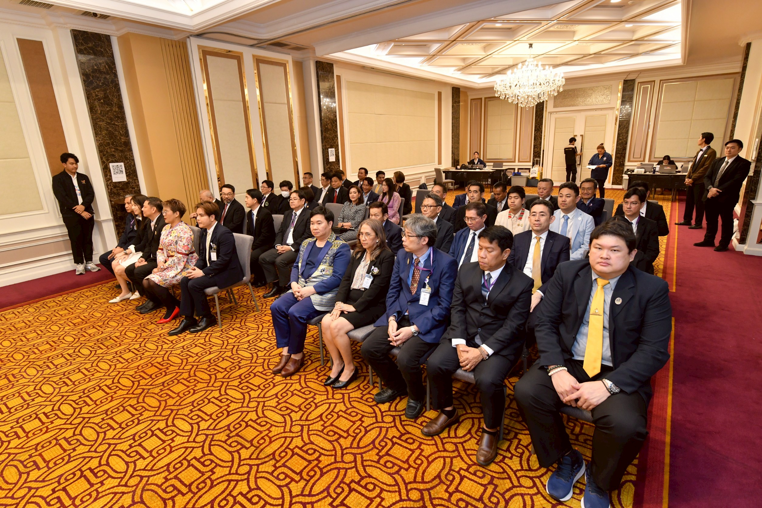 LINE ALBUM 270368 250402 5