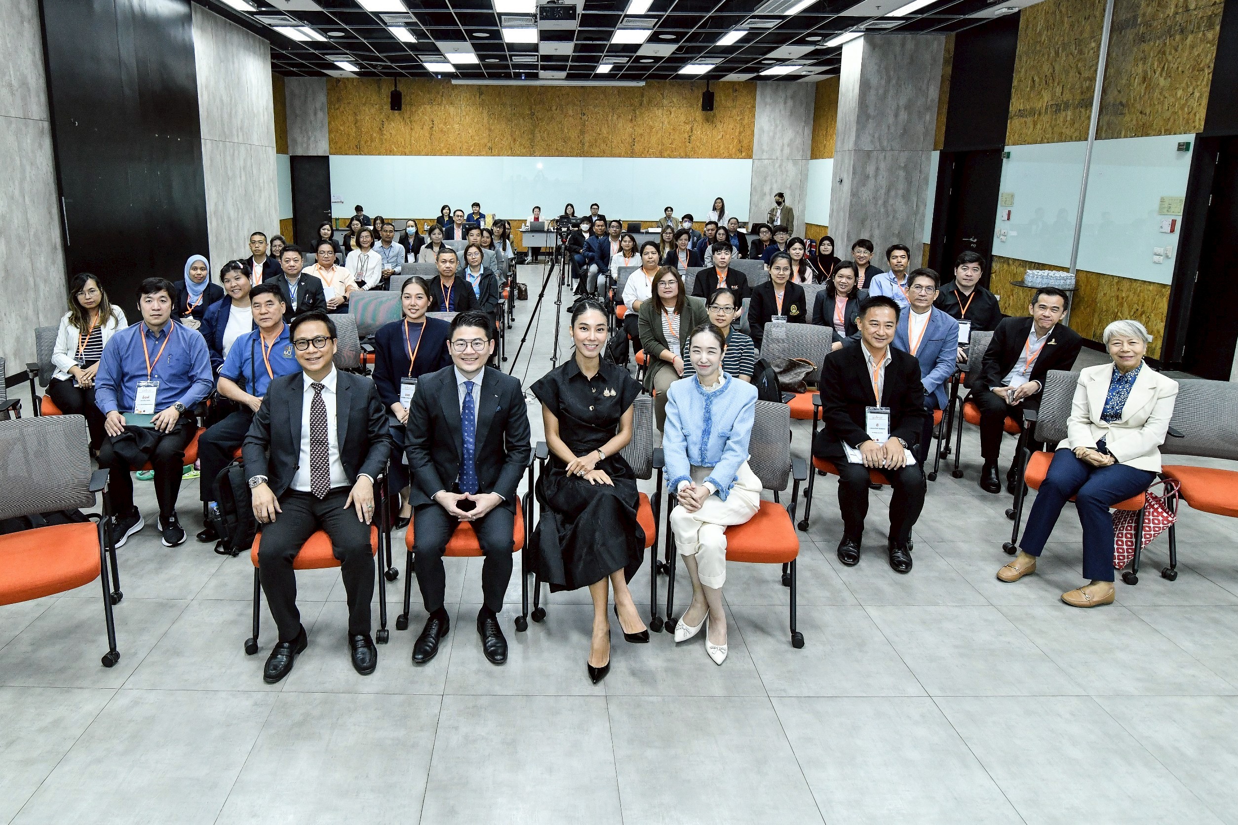 LINE ALBUM 250468 2 250425 1