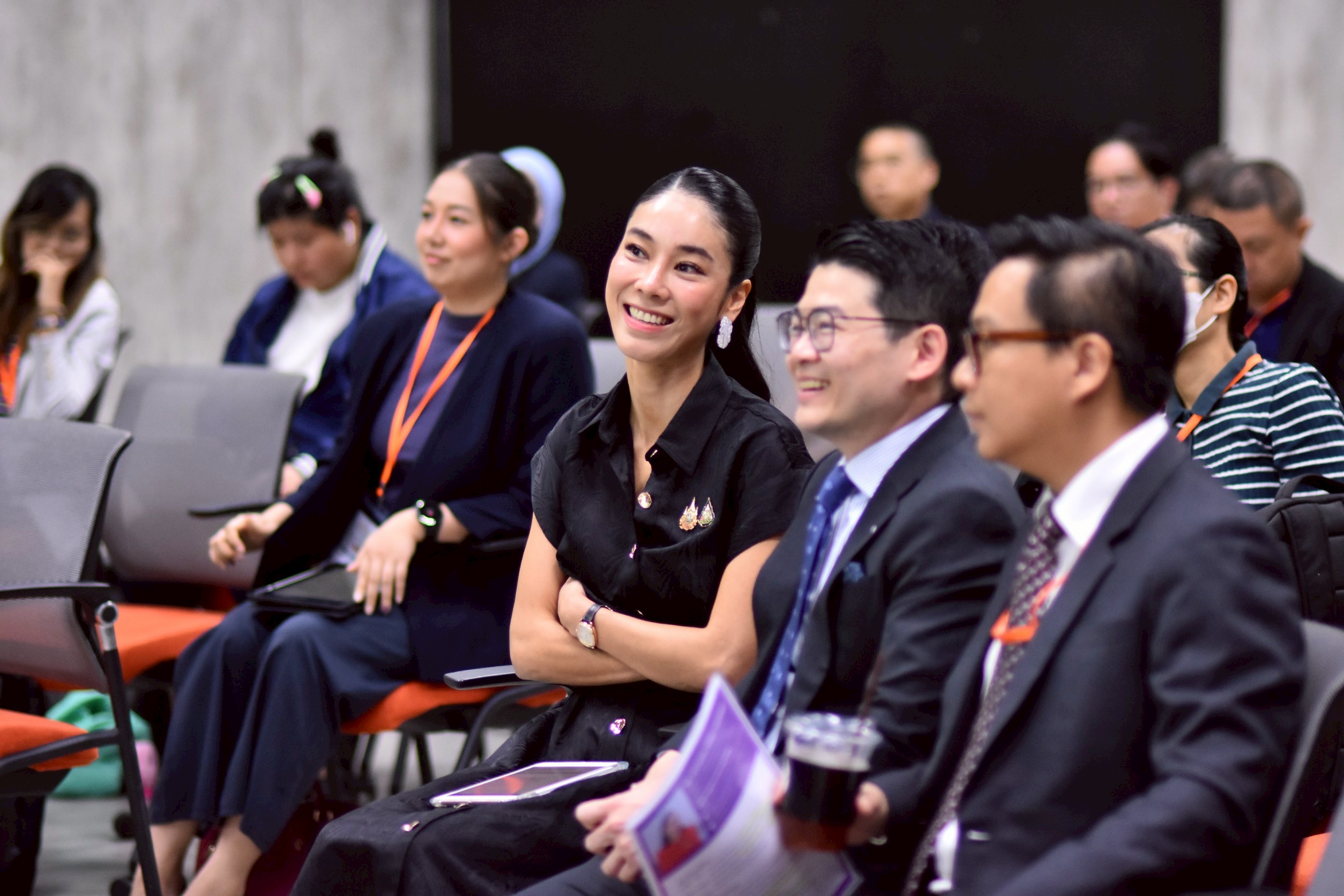 LINE ALBUM 250468 2 250425 2