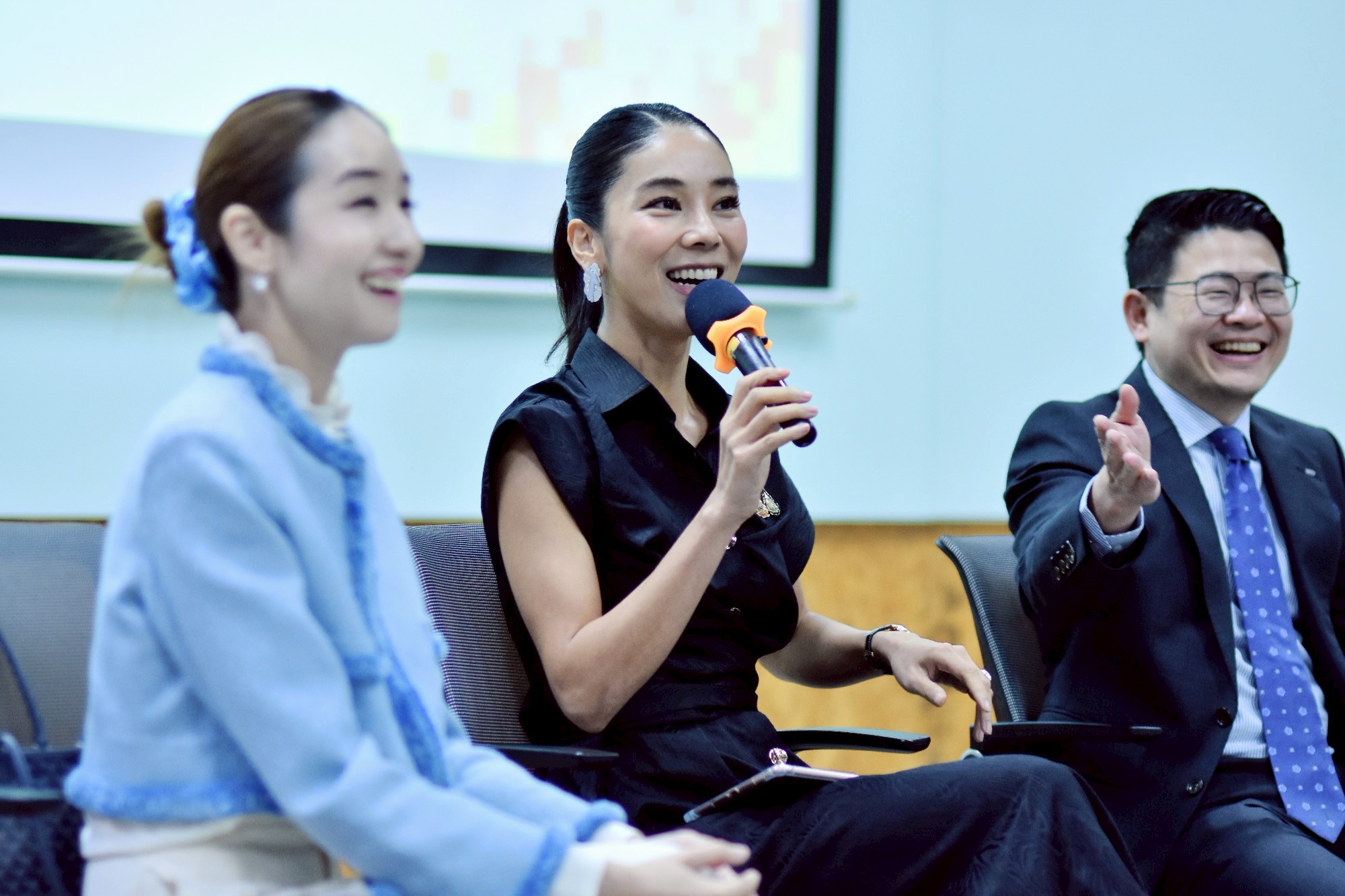 LINE ALBUM 250468 2 250425 6